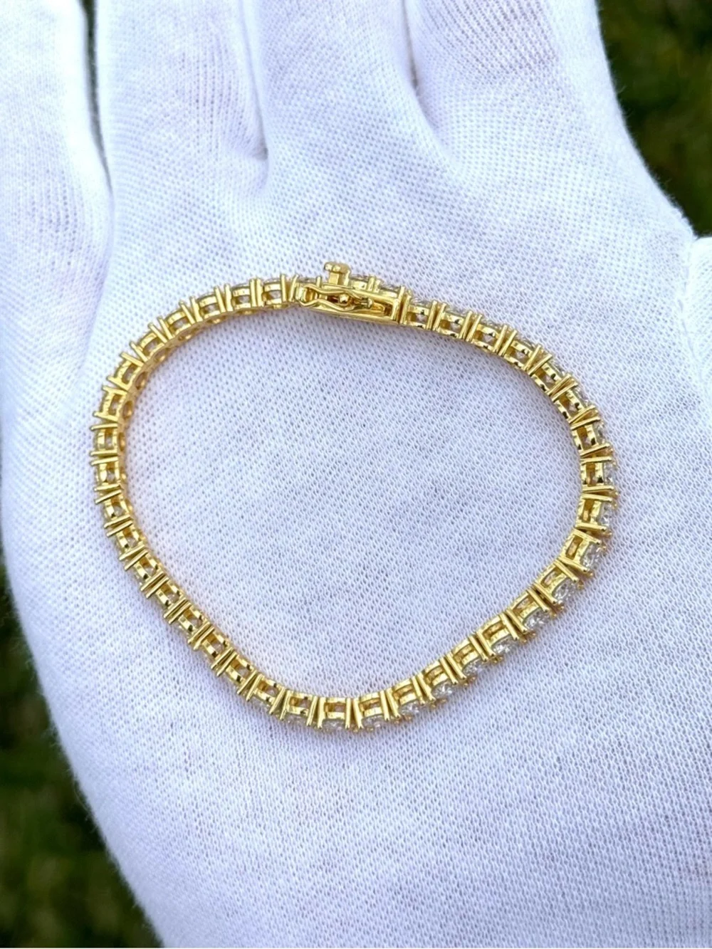 18K Gold Plated, 11.7CTW Moissanite Tennis Bracelet - Picture 4 of 7